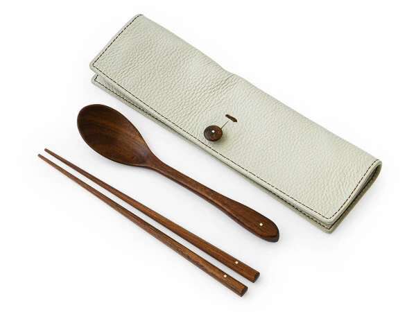 Besteck Set Mit Essstäbchen, Löffel Und Leder-Tasche 9 Besteck Set Mit Essstäbchen, Löffel Und Leder-Tasche – Bild 7