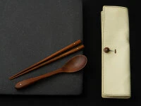 Besteck Set Mit Essstäbchen, Löffel Und Leder-Tasche 8 Besteck Set Mit Essstäbchen, Löffel Und Leder-Tasche – Bild 6